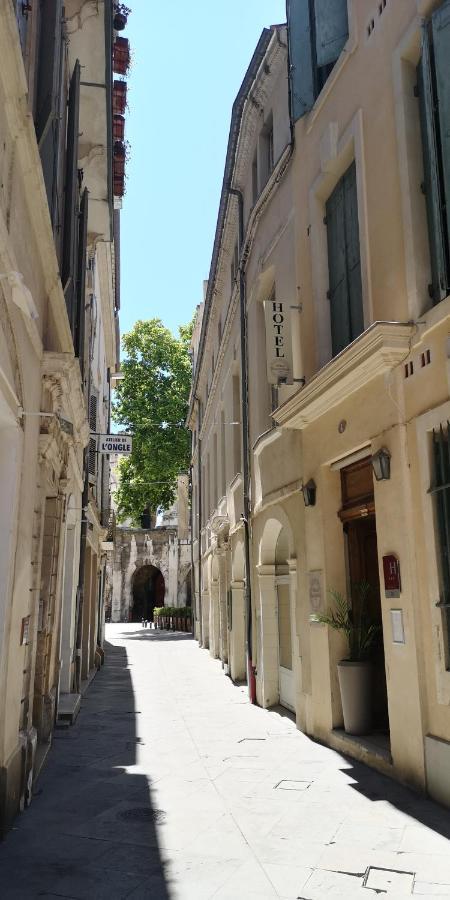 Hotel De L'Amphitheatre Nimes Exterior photo