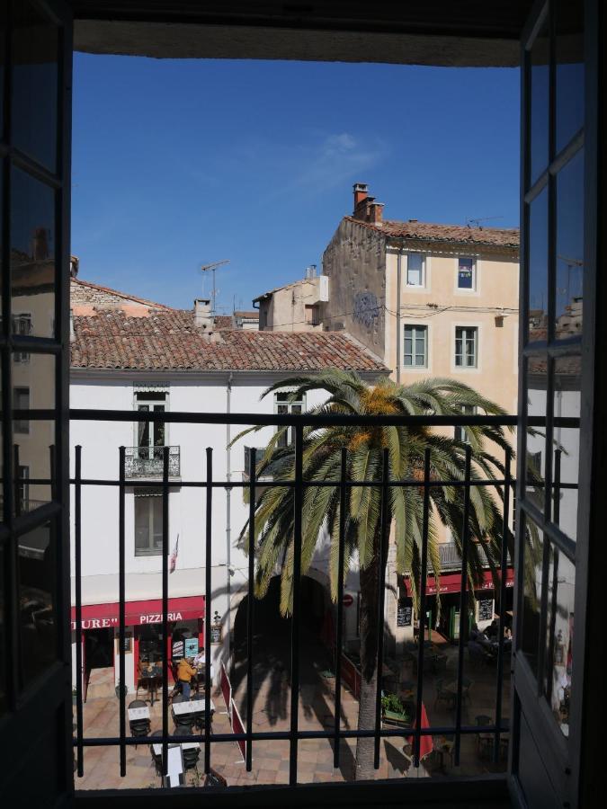 Hotel De L'Amphitheatre Nimes Exterior photo