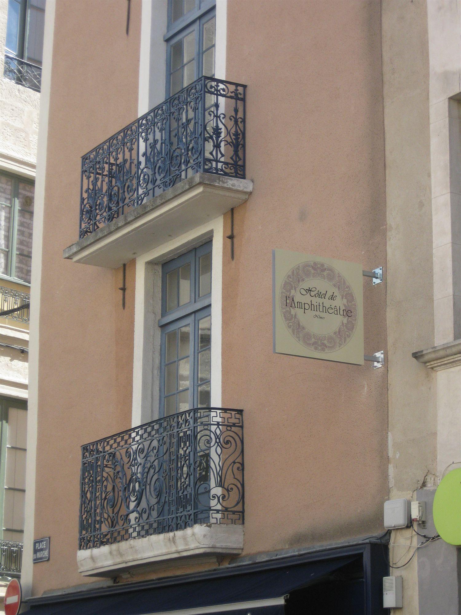 Hotel De L'Amphitheatre Nimes Exterior photo