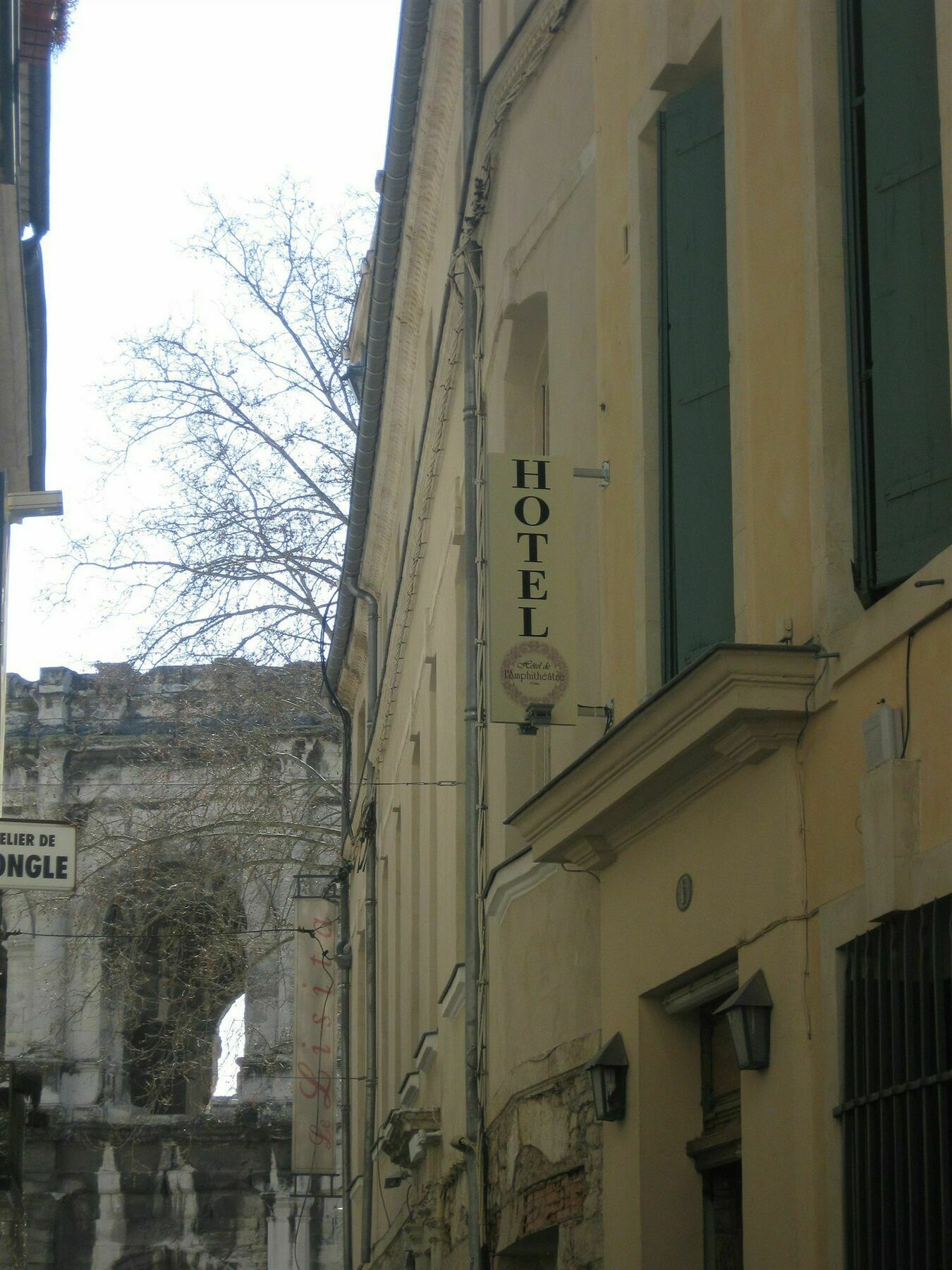 Hotel De L'Amphitheatre Nimes Exterior photo